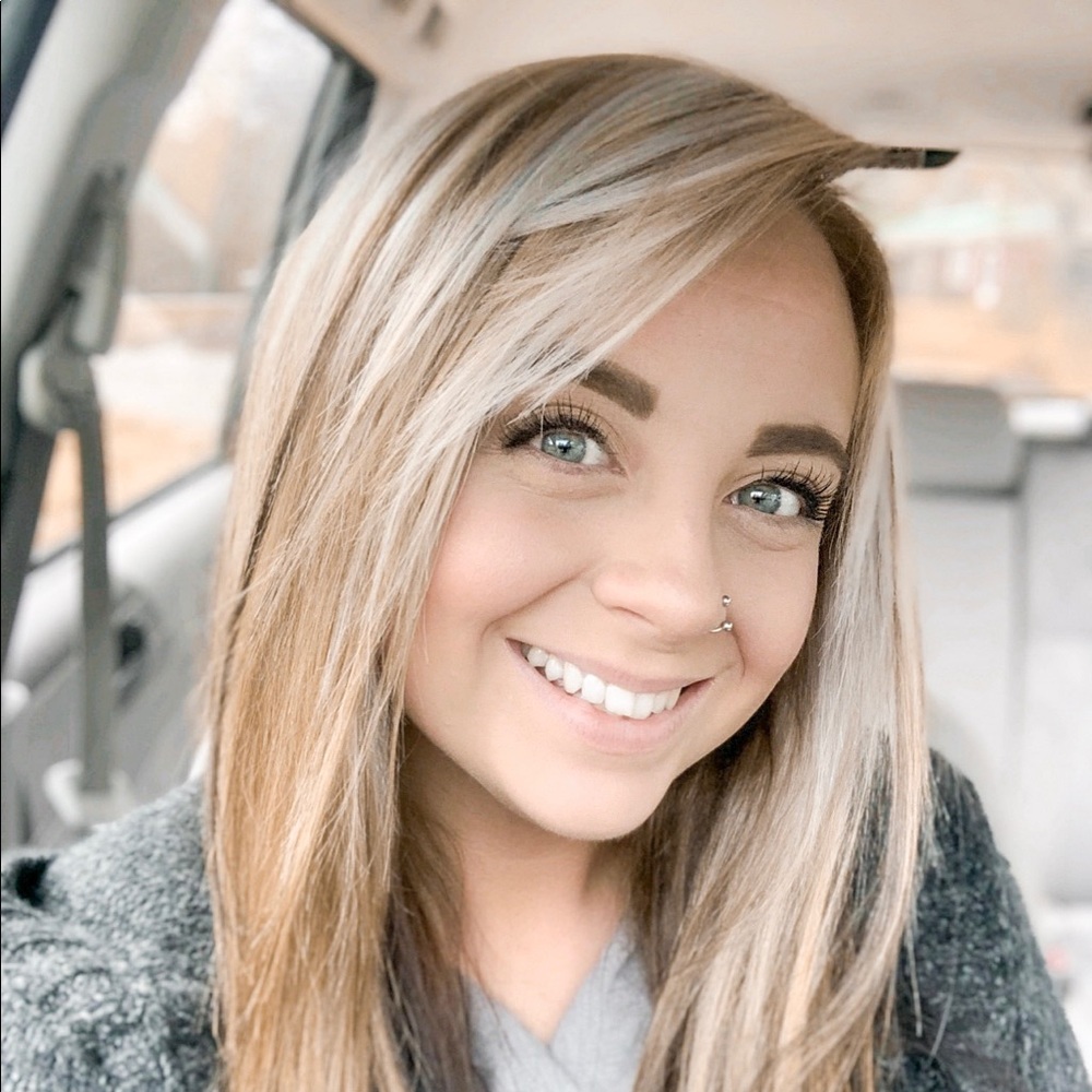Meet your Posher, Danielle